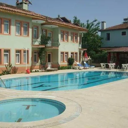 Camelia Hotell *